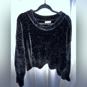 super soft black sweater!! perfect for this winter!!